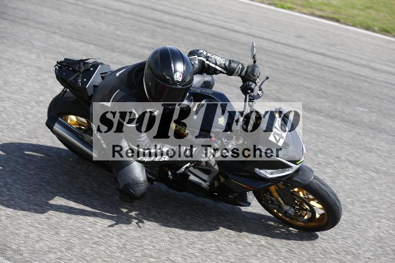 Archiv-2025/09 22.04.2025 Cornu Master School ADR/rot-rouge/46